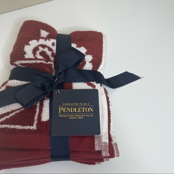 Pendleton Other - Pendleton Woolen Mills 3 sets 2 Bandana hand towels